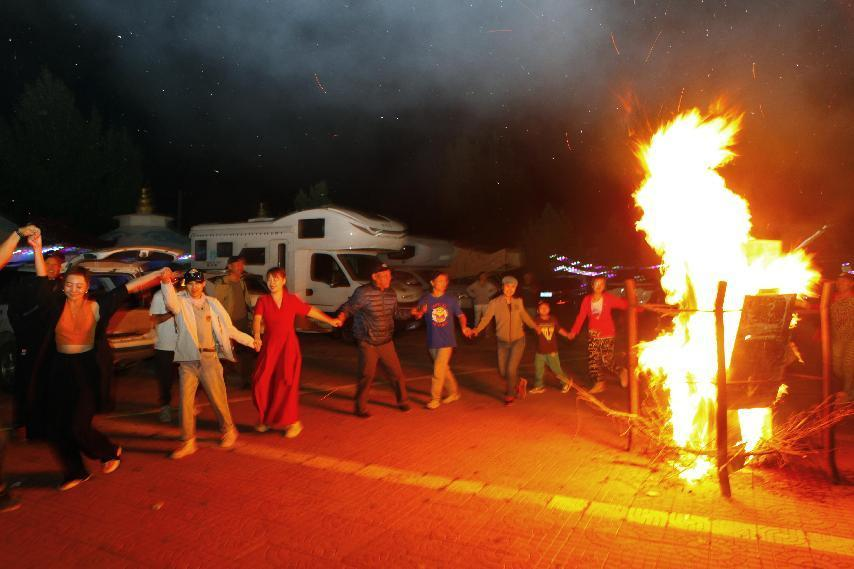 對酒當歌，人生幾何，要盡興就現在！